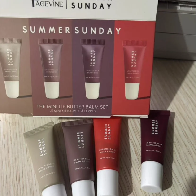 Summer Lip Glaze 4pcs Buttery Moisturizing Long-lasting Moisturizing Shows Good Complexion Easy To Color Tinted Lip Balm Set Box