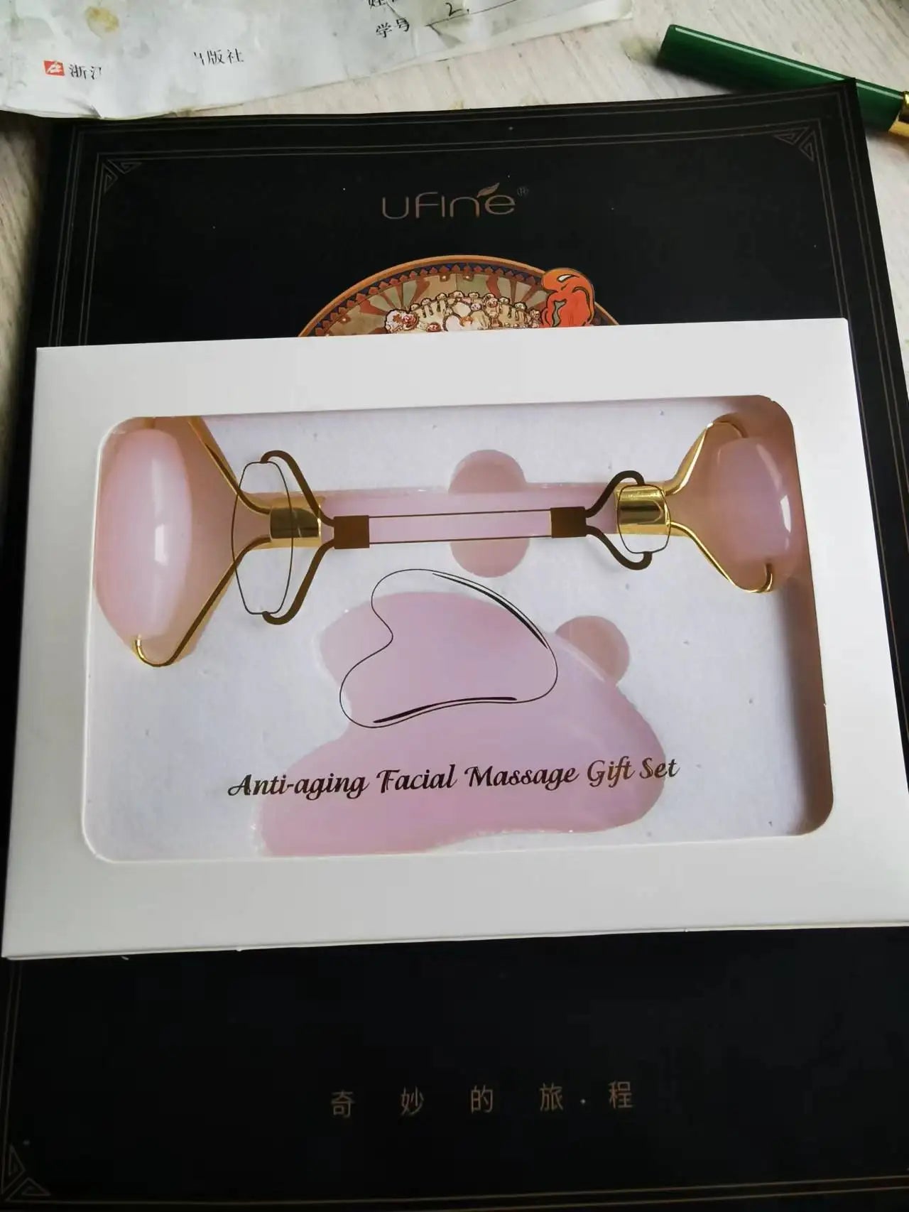 Jade Roller for Facial Roller Massager Skin Care Tool, Gua Sha Facial Tools for Face, Neck, Eyes, Reduce Puffiness of The Skin